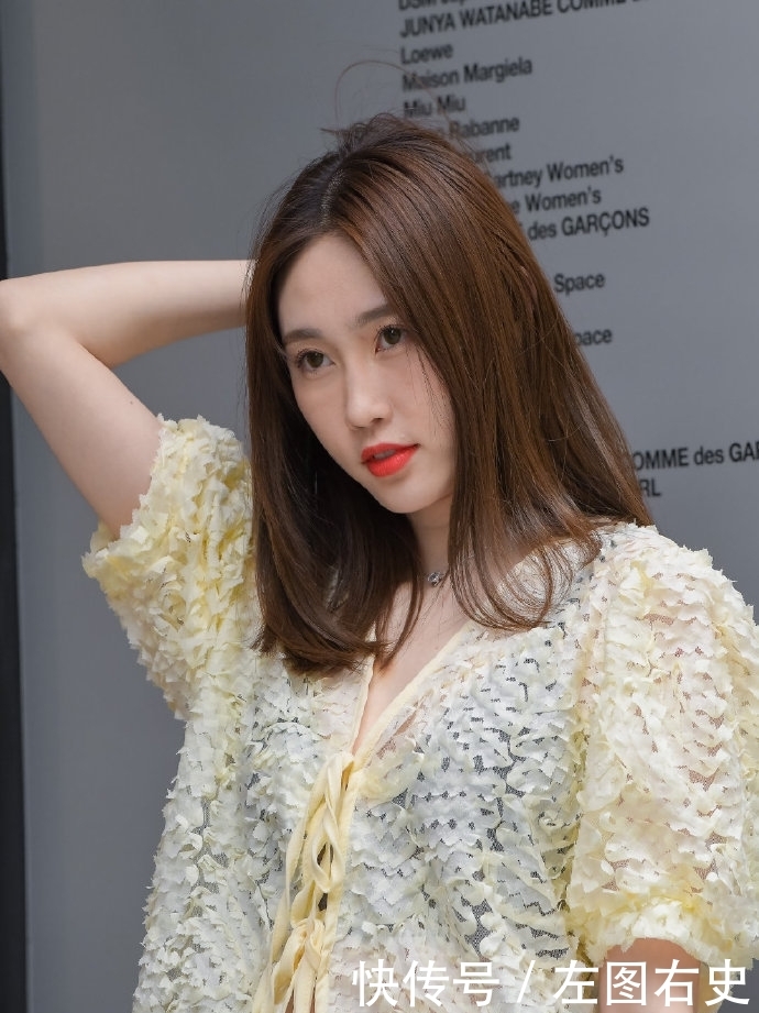 姑娘■街拍小姐姐：姑娘的打扮和化妆发型都是一顶一的组合