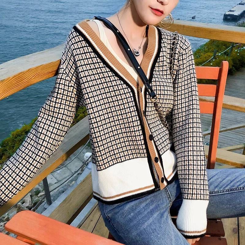 个子不高，尽量别穿风衣!8090女人秋后这样穿，比旗袍还美嫩