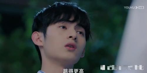  『纸条』《冰糖炖雪梨》棠雪学习八年的滑冰，为什么最后却选择了放弃，只因一张纸条