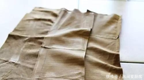  [实用]废弃仿貂皮裤子变身实用流苏包教程