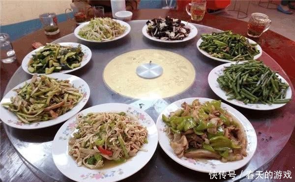  「招待」餐桌规矩“菜不摆三，筷不成五，席不成六”，以后招待