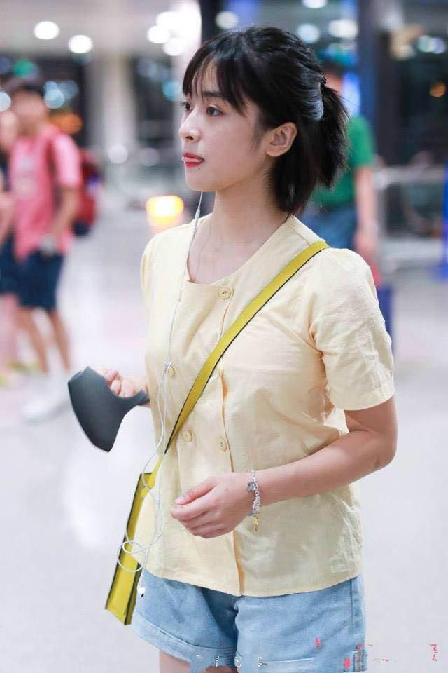 沈月瘦下来了！小腿瘦的像筷子，看到无修图的时候我被“打脸”了