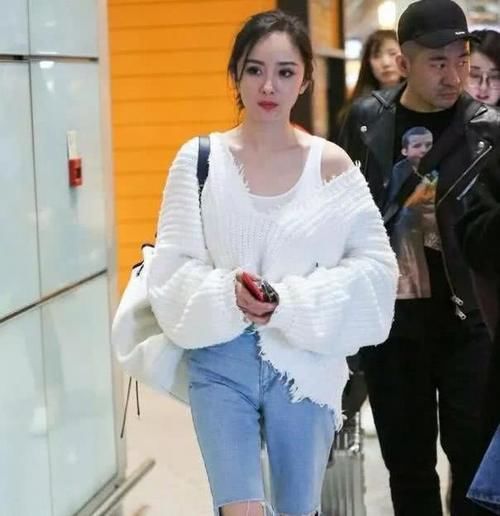 杨幂不走寻常路,裤子烂的很彻底!网友:真想帮你把下半截剪掉