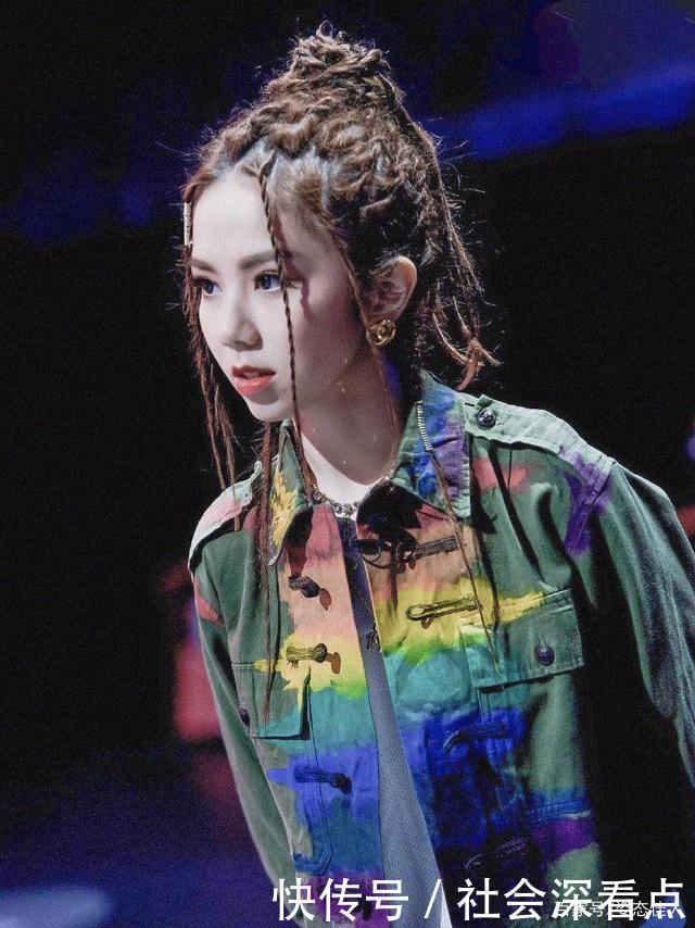  [看起来]发量少的女生，建议不要留这4款发型，尤其最后一个，秃上加秃哦