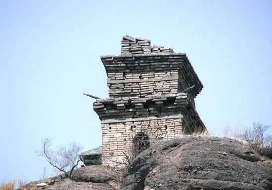 中国最“神秘”建筑，竟然建在悬崖山顶，对其来历还都一知半解