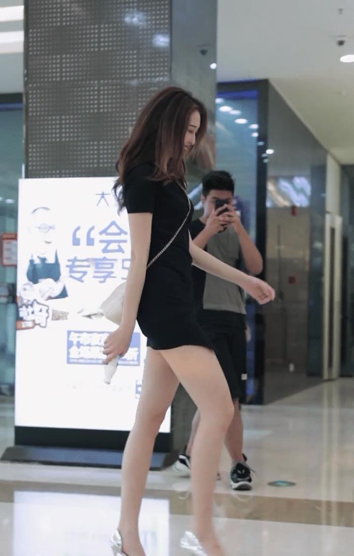 『位女生』兄弟你不要一直拍啊,美女都不好意思了兄弟你不要一直拍啊,美女都不好意思了
