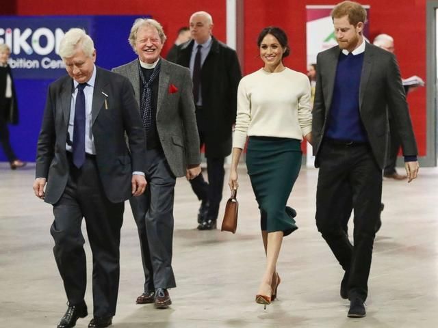 梅根王妃为什么不用好一点的包包?李英爱机场包等于一部车的首付