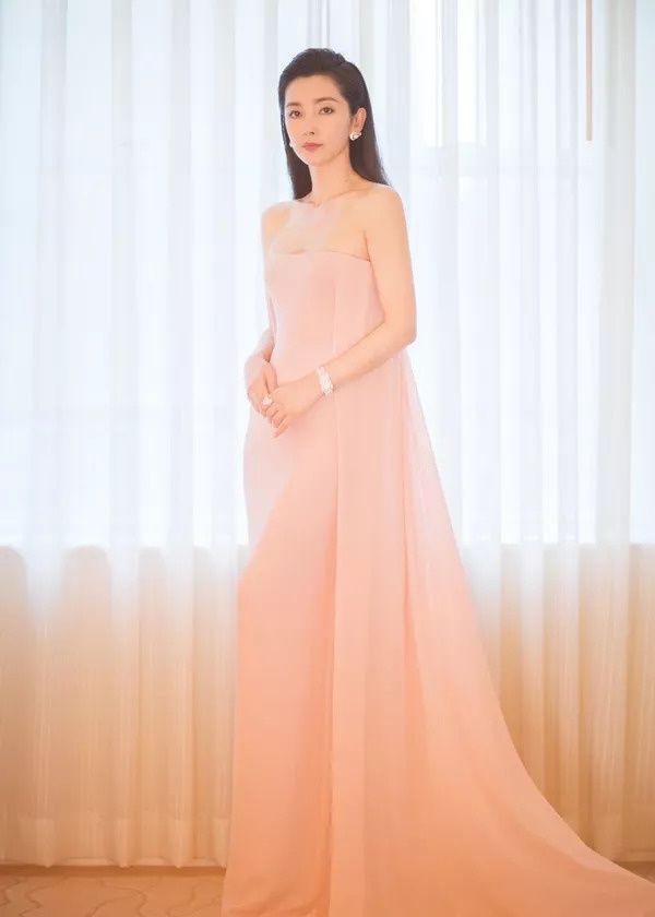 请来半个娱乐圈的Ralph Lauren大秀，到底有什么值得看?