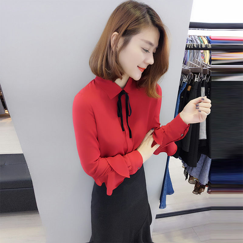 毫不夸张的说，这是我见到巨美的减龄小衫，老婆穿上跟女儿一样嫩