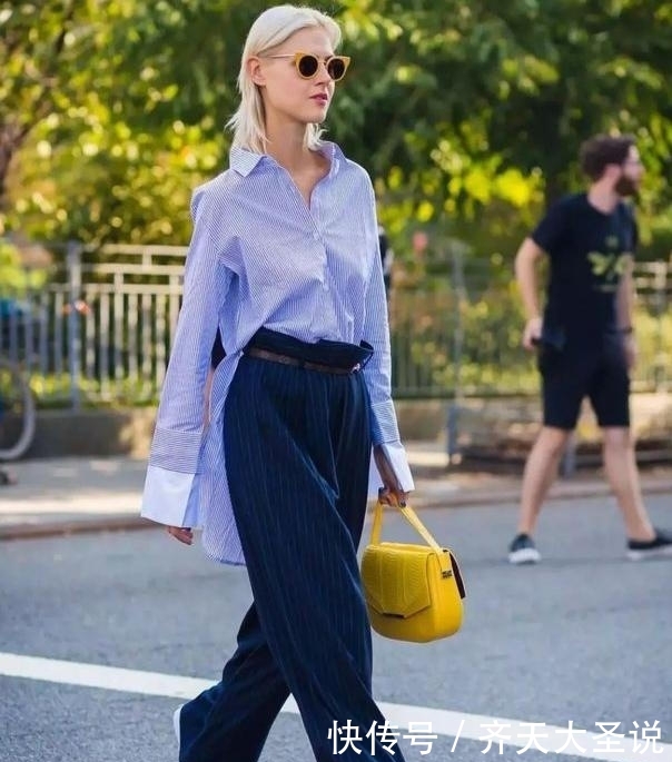 #气质#女人穿阔腿裤时,别总搭衬衫,当下流行这4种穿法,时髦又高级