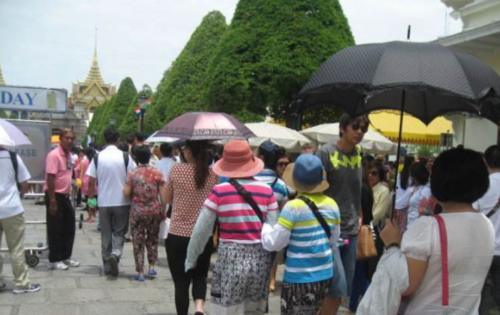 为什么说旅游时，跟团比自驾游更好？内行人说出原因，是这么个理