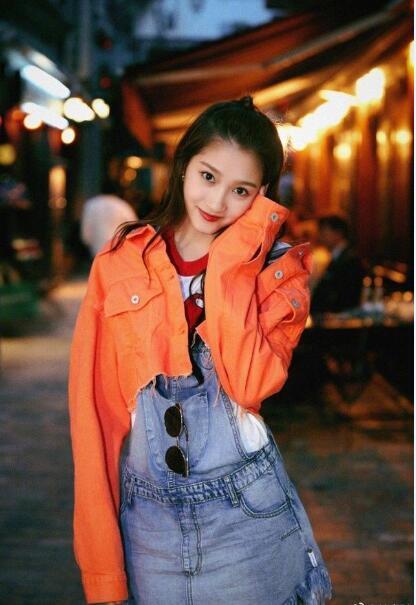 关晓彤惊现南韩女团,要在韩国发展?网友:像双