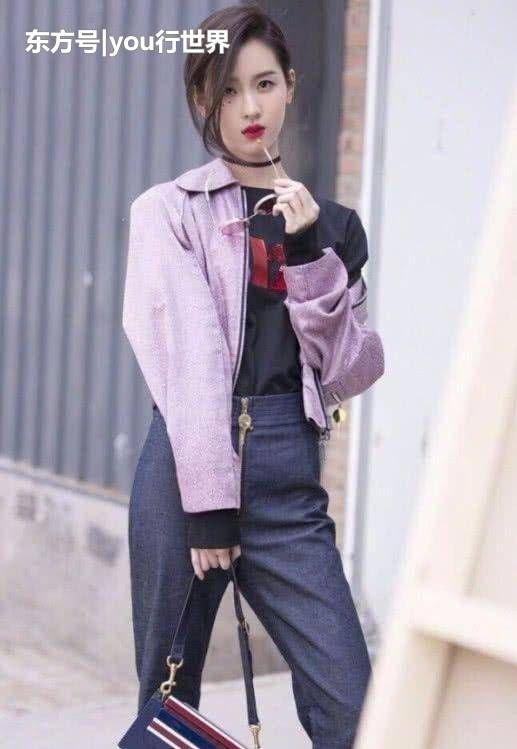 陈都灵再也不是那个“小耳朵”了，居然穿了条都可以拖地的长裤子