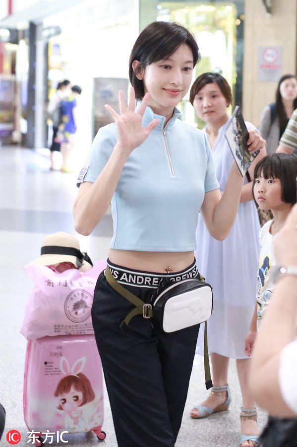 张俪的马甲线和袁姗姗有的一拼!怪不得秀起小蛮腰不遗余力