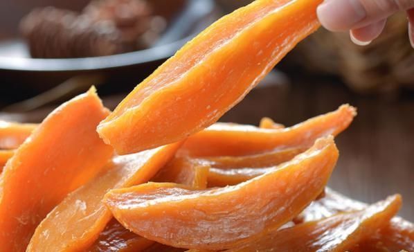  红薯@教你一个快速做红薯干的方法，不用晾晒，简单几步轻松搞定，好吃