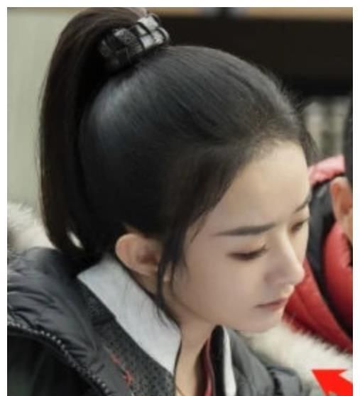  「少女」赵丽颖“周翡”晒少女照，当照片放大十倍，确定赵丽颖是33岁？