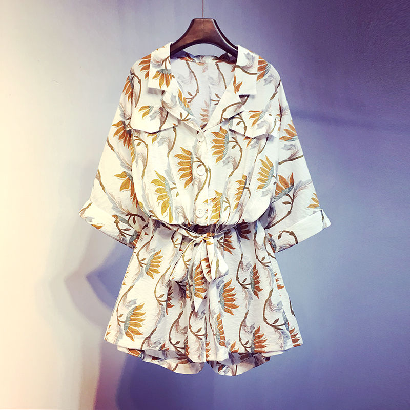 小个子女生穿短裙太容易走光!穿上连体短裤,你就知道有多显高了