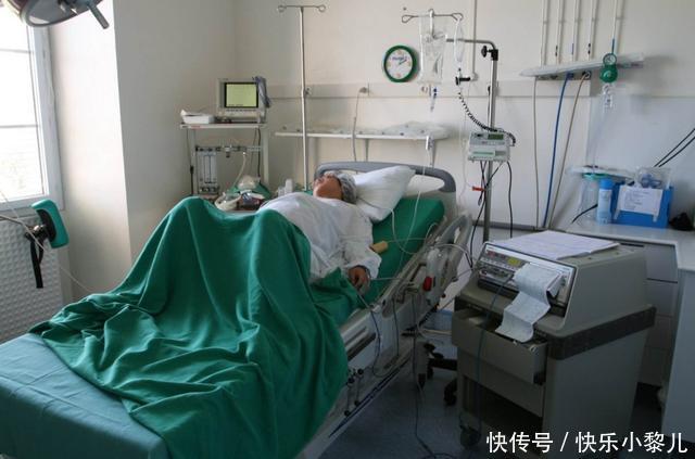  快要分娩■顺产分娩，先见红还是先破水，暗示了宝宝的健康情况哦
