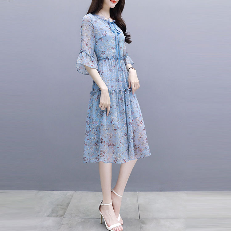 37岁老婆穿仙女裙+高跟鞋,嫩白像20岁少女,名媛女人味十足