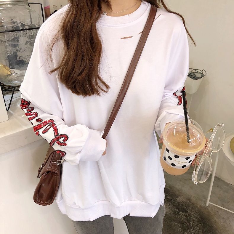 偷偷告诉你，今秋流行“减龄衫”，比裙子还显瘦，潮流时尚美到炸