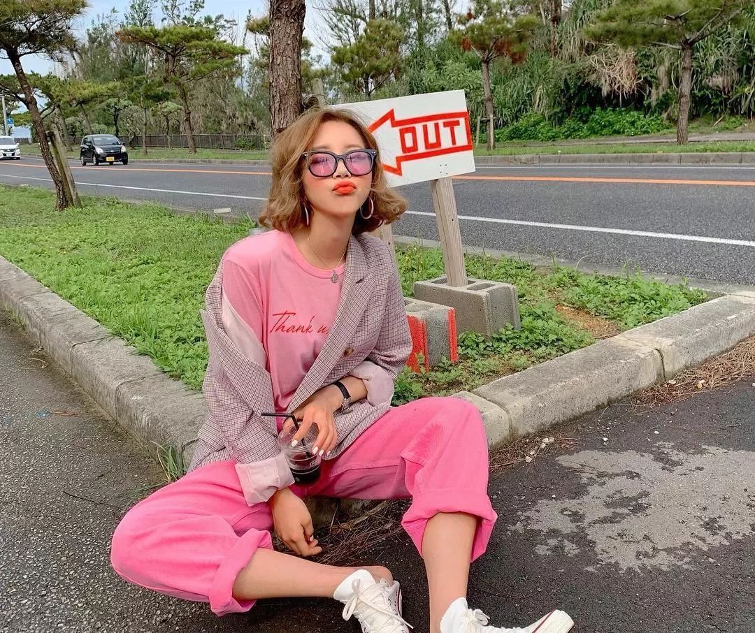  『风衣』T恤搭配:是时候穿T恤了!搭配薄外套美哭了!