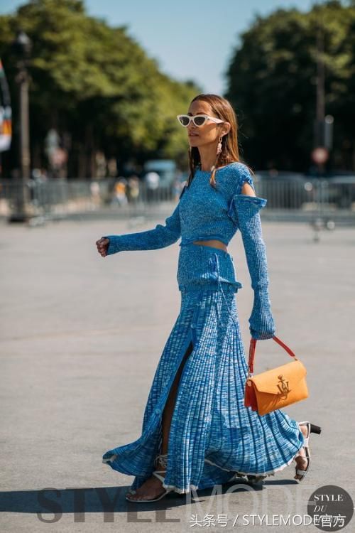2018入秋的潮流裙装了解一下!