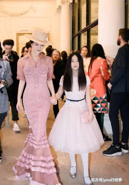 43岁梅婷气质虽好,撞衫43岁田海蓉,却被网友说是不自量力!