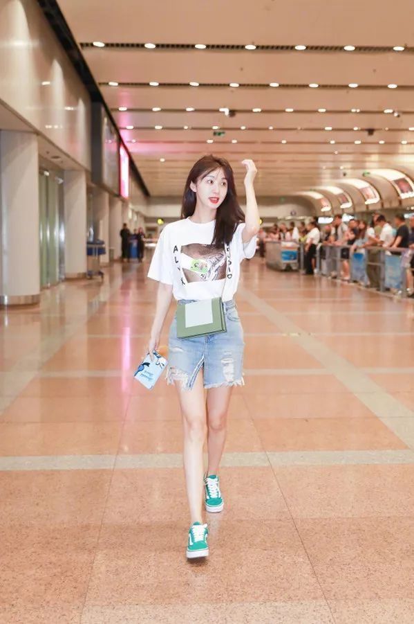 晴格格王艳让人不敢认!杨烁老婆原来是她…【海报街拍】