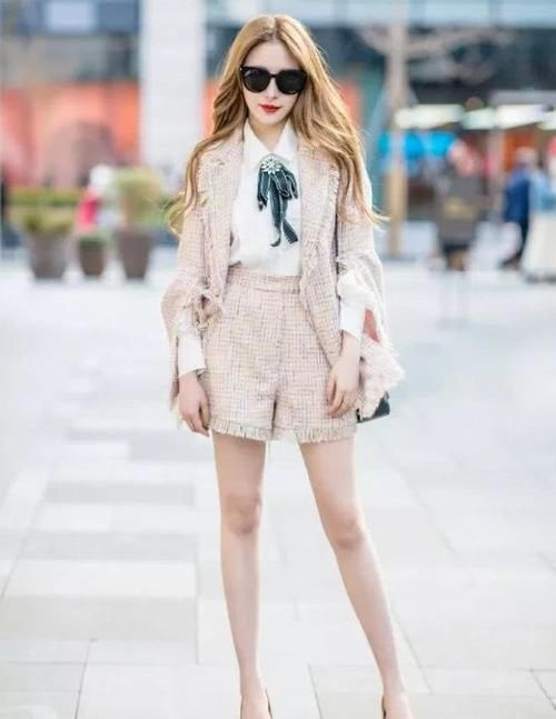  【气质】女性搭配高跟鞋，简约中带着时尚的味道
