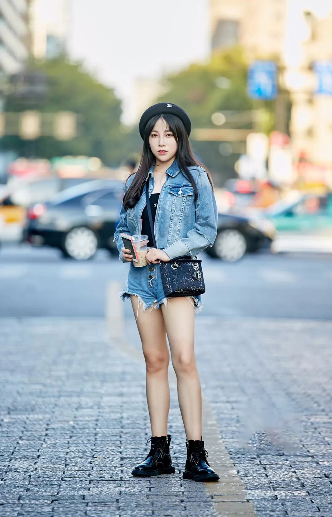 现在女孩最敢穿！个子矮的女生要么T恤当裙子，个高内衣当T恤穿