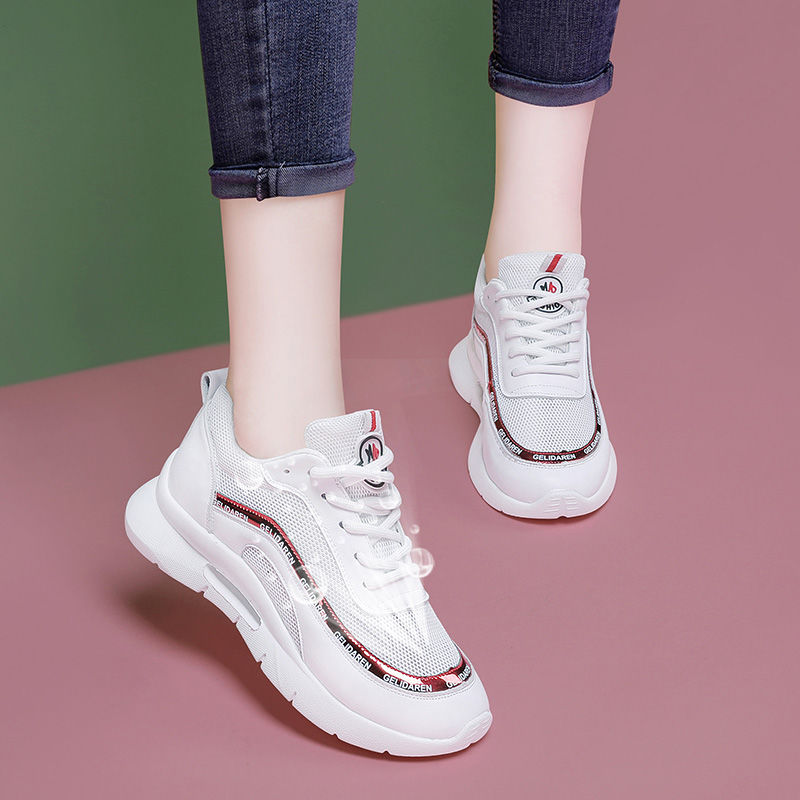 入秋后,新发现几款舒适女鞋,适合80后女人穿,优雅美到窒息