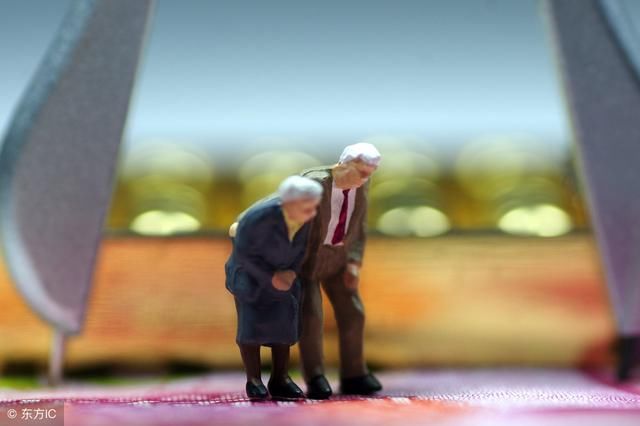 自由职业有多少人 t01b0e9435687c0d548.jpg