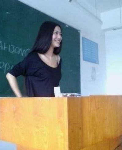 甜美可人的美女老师，图1小姐姐让人上课集中精力!