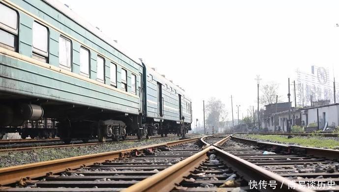  客运专线|两地相隔一百公里, 火车却要走一千公里, 被称为中国最