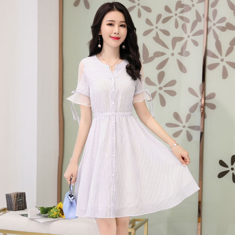 女人过了45岁别穿太土，学下图女人这样穿，年轻20岁，上档次