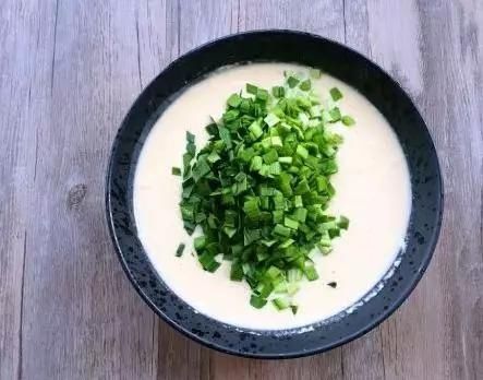  百发百中@钓鱼老司机分享3种窝料方法，钓鱼百发百中！