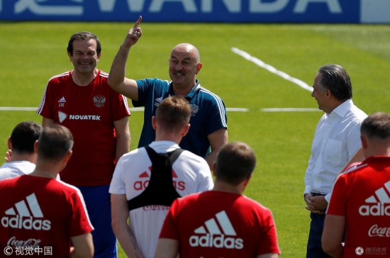 高清:俄罗斯训练副总理到场 扎戈耶夫沟通伤情