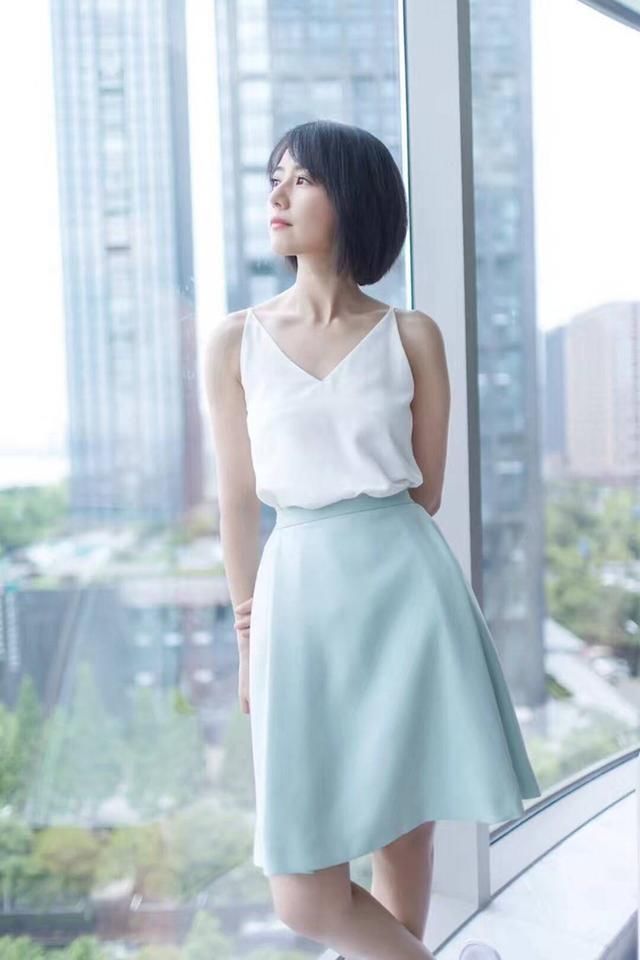 同样是剪短发，高圆圆嫩回18岁，韩雪却显老10岁，差别咋这么大?