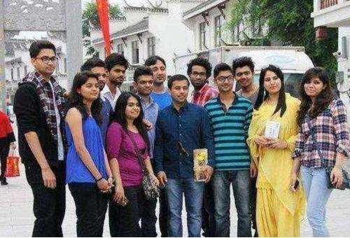 india美女到中国旅游后,回国怎么形容中国,india人:这根本不可