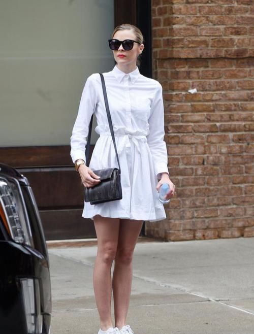  气质■裙子下面别搭高跟鞋，学学时尚达人的“娘MAN风格”，时髦显气质