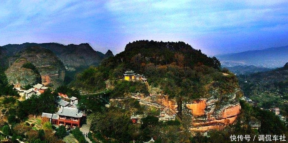 走进名山永康方岩的怀里,领略丹霞独特的地理奇观!