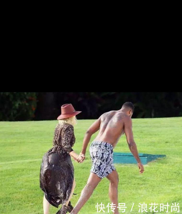 178cm的科勒-卡戴珊真“强壮”，愣是将宽松裙子穿成紧身装！