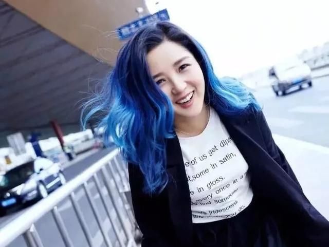 当女星染了发，周洁琼软萌，热巴美出新高度，何洁美的像个洋娃娃