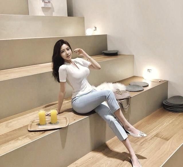  『清爽』新潮时尚的牛仔长裤，搭配出清爽的森女系风格