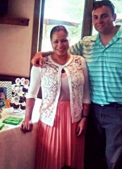 美国39岁妈妈穿束腰3年，腰围终于达到了预期的效果仅46厘米