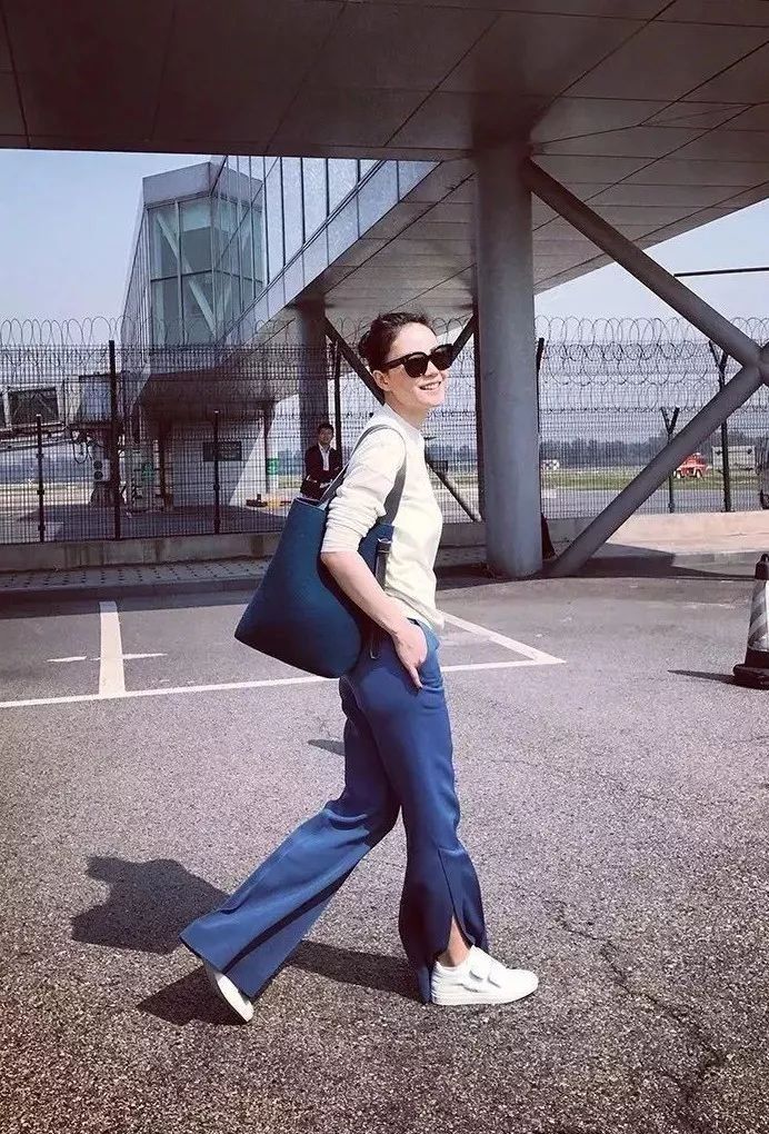 王菲不止一次Pick了这条裤子，原来是因为......