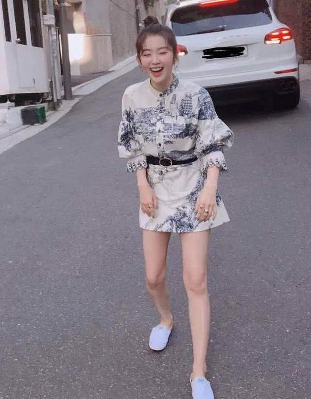  格纹半裙@2020春季仙女穿搭：衬衫+裙子，美炸了！