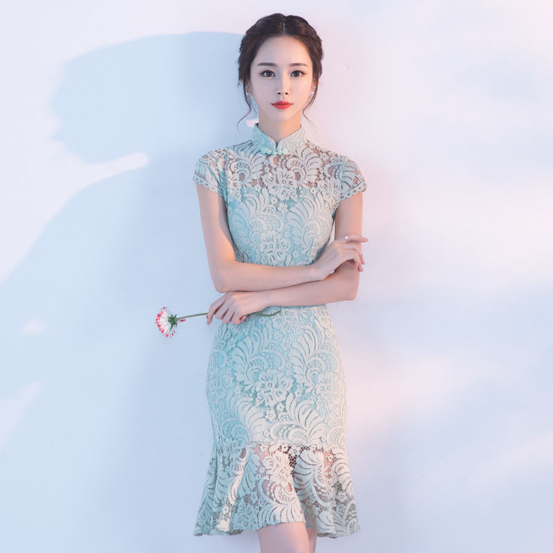 身材极好的媳妇穿旗袍，美得一颦一笑都是风情，惊艳的让人窒息