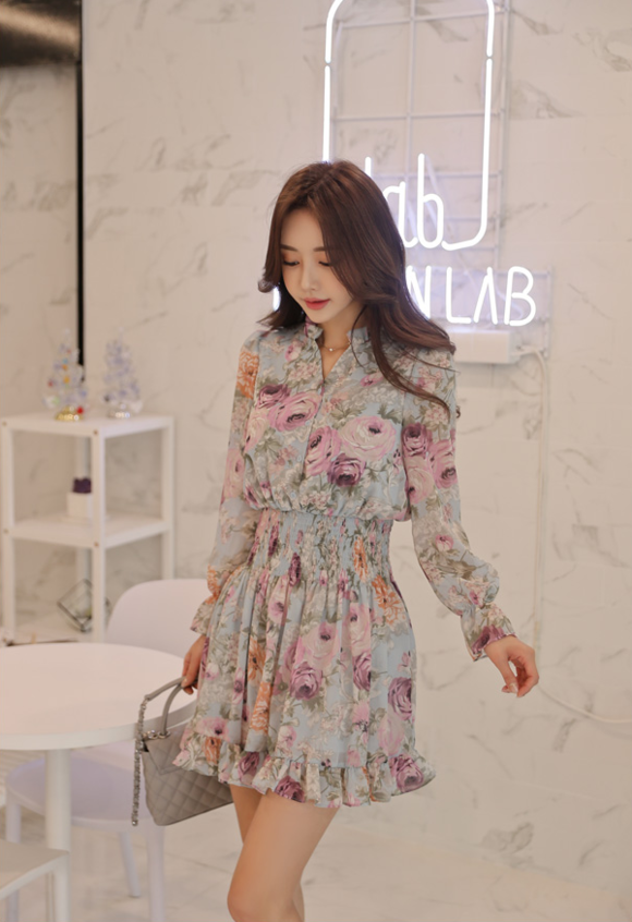 女神孙允珠，紫芋染香蔷薇古堡彩绘小洋裙