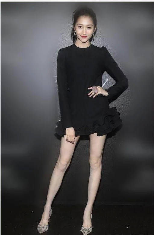 看了172的唐嫣，再看看173的关晓彤，没有对比就没有伤害!